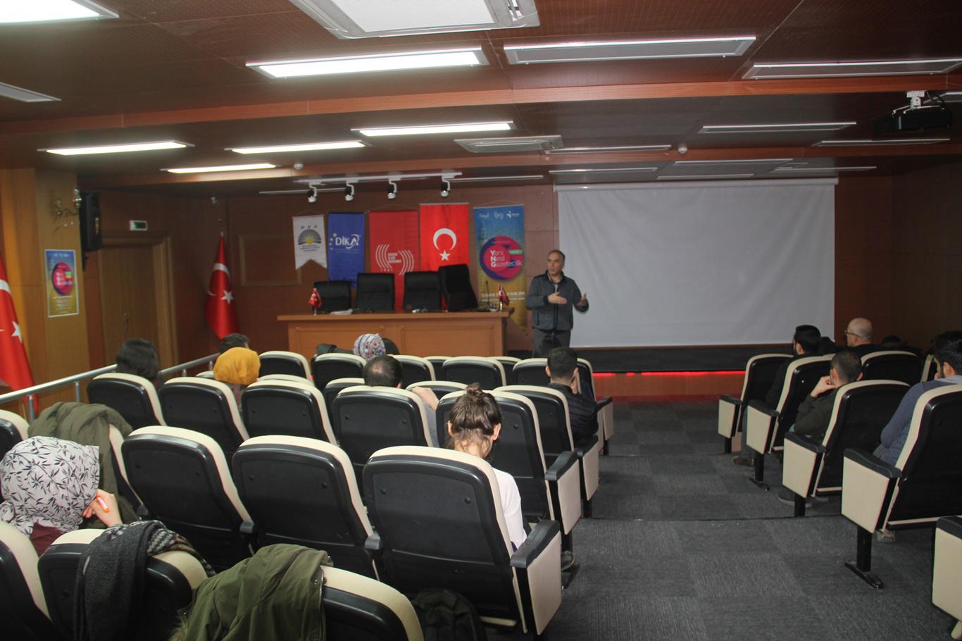 Mardin'de "Yeni Nesil Gazetecilik Eğitim Programı" devam ediyor